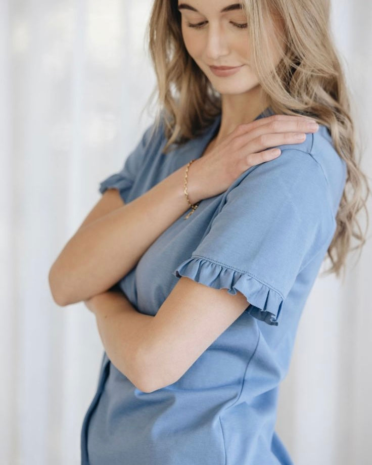 SHORT-SLEEVE RUFFLE MOONLIGHT